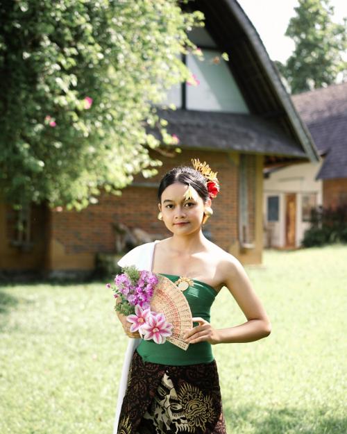 ni nyoman trisyabudi yunitapatni